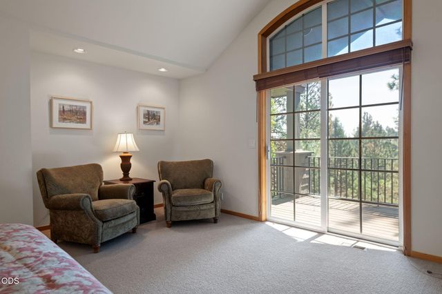 61866 Bunker Hill Court, Bend, OR 97702