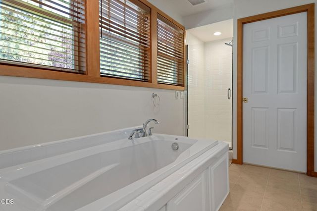 61866 Bunker Hill Court, Bend, OR 97702