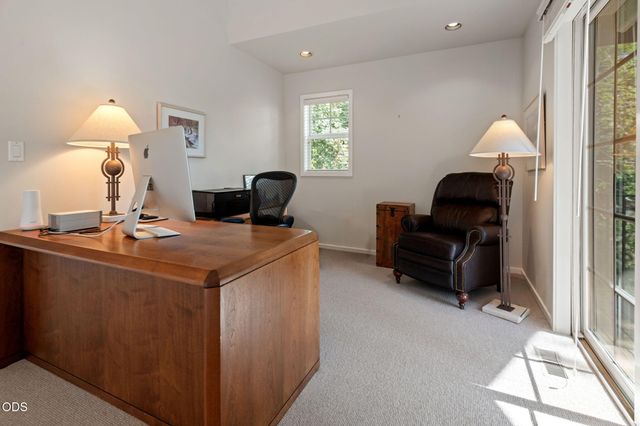 61866 Bunker Hill Court, Bend, OR 97702