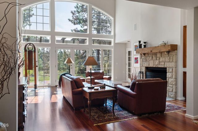 61866 Bunker Hill Court, Bend, OR 97702