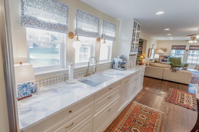 713 W Spring Street, Weatherford, TX 76086