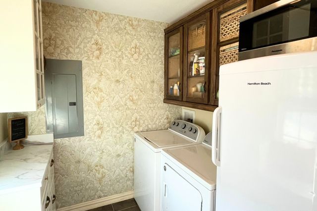 713 W Spring Street, Weatherford, TX 76086