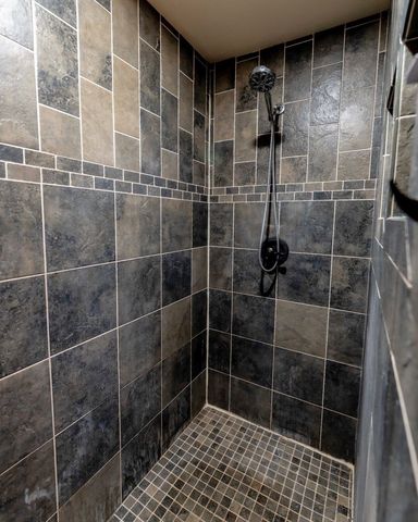 713 W Spring Street, Weatherford, TX 76086