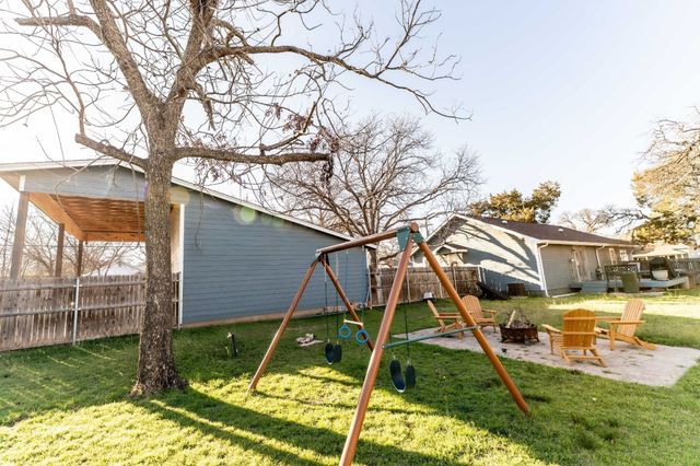 713 W Spring Street, Weatherford, TX 76086