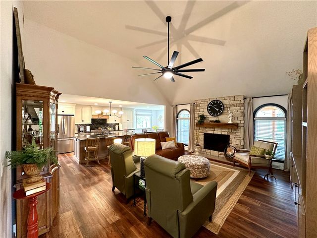 254 W Parkside Dr, Neshannock Twp, PA 16105