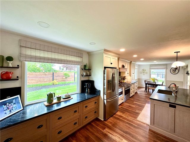 254 W Parkside Dr, Neshannock Twp, PA 16105