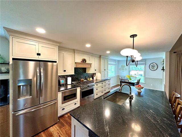 254 W Parkside Dr, Neshannock Twp, PA 16105