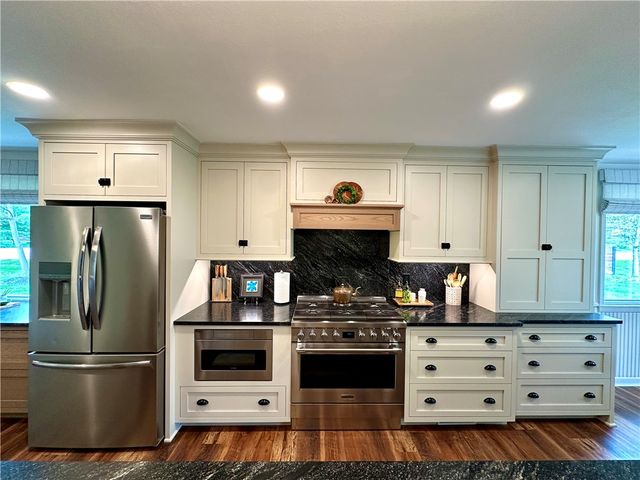 254 W Parkside Dr, Neshannock Twp, PA 16105