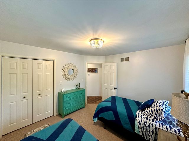 254 W Parkside Dr, Neshannock Twp, PA 16105