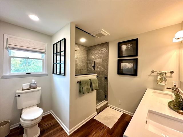 254 W Parkside Dr, Neshannock Twp, PA 16105