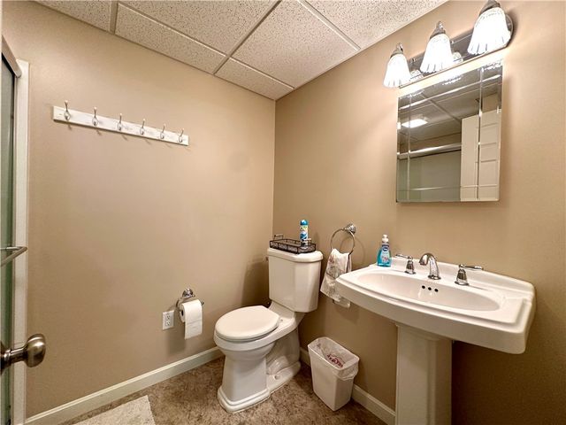 254 W Parkside Dr, Neshannock Twp, PA 16105