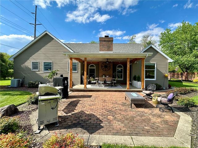 254 W Parkside Dr, Neshannock Twp, PA 16105