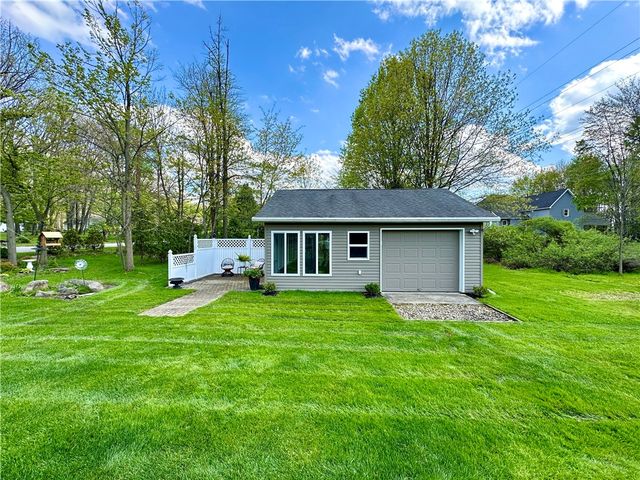 254 W Parkside Dr, Neshannock Twp, PA 16105