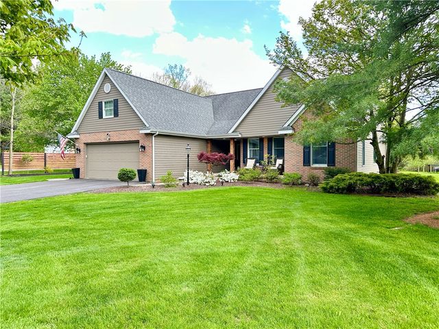 254 W Parkside Dr, Neshannock Twp, PA 16105
