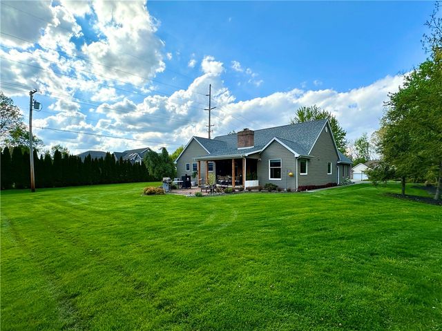 254 W Parkside Dr, Neshannock Twp, PA 16105