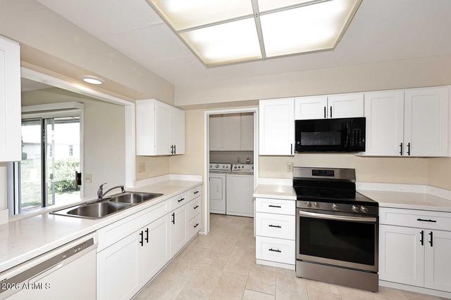 10010 W SANDSTONE Drive, Sun City, AZ 85351