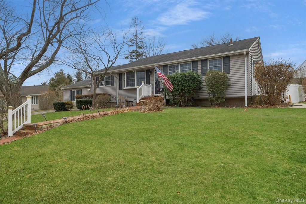 12 Gail Court, Kings Park, NY 11754