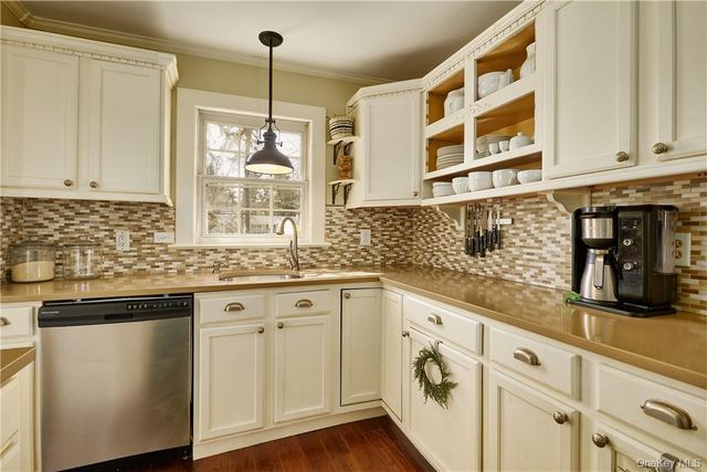 49 Maple Avenue, Warwick, NY 10990