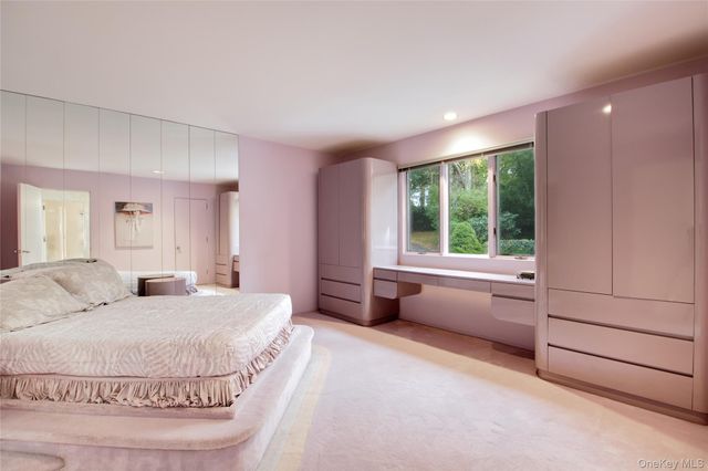 7 Pin Oak Court, Old Brookville, NY 11545