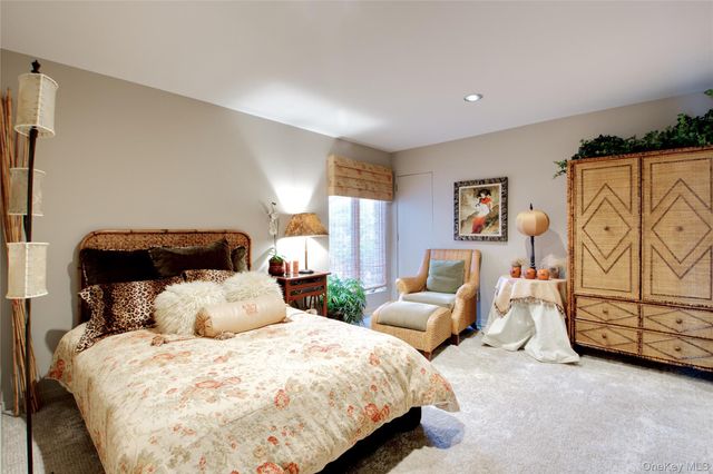 7 Pin Oak Court, Old Brookville, NY 11545