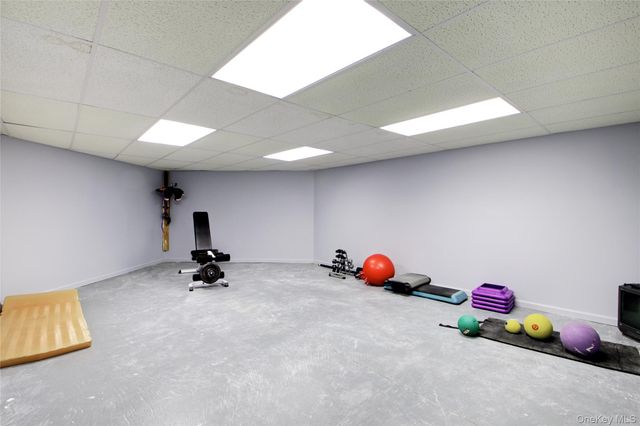 7 Pin Oak Court, Old Brookville, NY 11545