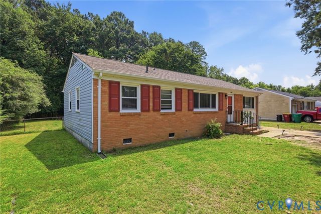 2587 Pinehurst Dr, Petersburg, VA 23805