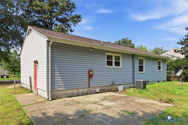 2587 Pinehurst Dr, Petersburg, VA 23805