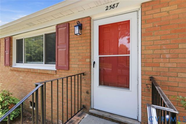 2587 Pinehurst Dr, Petersburg, VA 23805