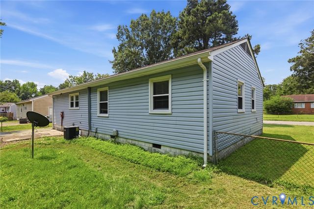 2587 Pinehurst Dr, Petersburg, VA 23805