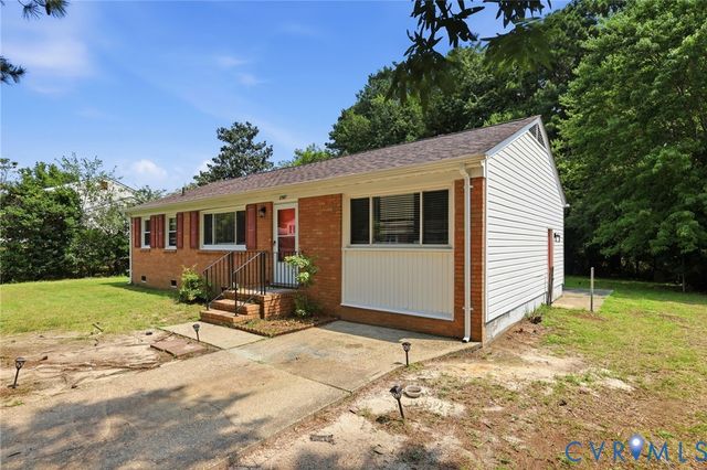 2587 Pinehurst Dr, Petersburg, VA 23805