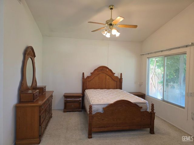 5617 Summer Cypress Drive, Bakersfield, CA 93313