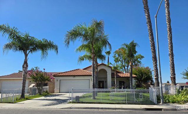 5617 Summer Cypress Drive, Bakersfield, CA 93313