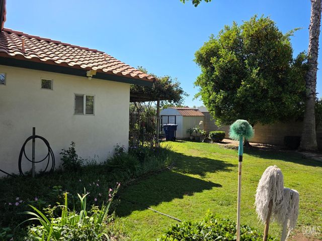 5617 Summer Cypress Drive, Bakersfield, CA 93313