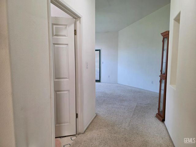 5617 Summer Cypress Drive, Bakersfield, CA 93313
