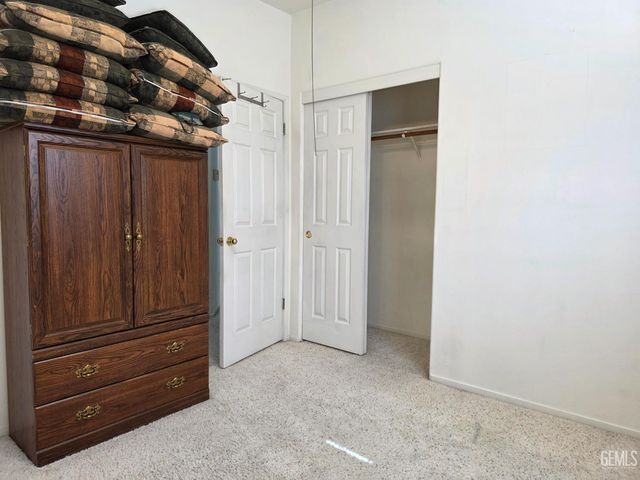 5617 Summer Cypress Drive, Bakersfield, CA 93313