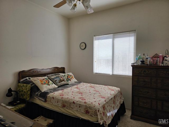5617 Summer Cypress Drive, Bakersfield, CA 93313