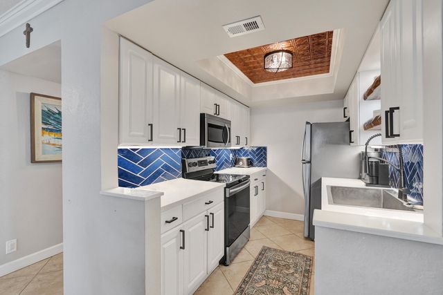 3910 Crystal Lake Drive 101, Deerfield Beach, FL 33064