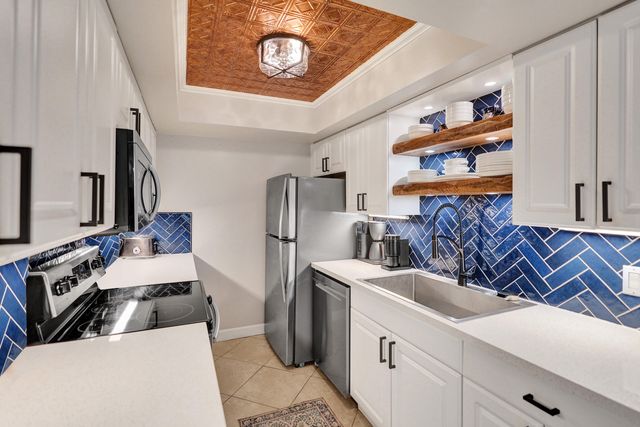 3910 Crystal Lake Drive 101, Deerfield Beach, FL 33064