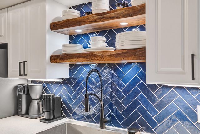 3910 Crystal Lake Drive 101, Deerfield Beach, FL 33064