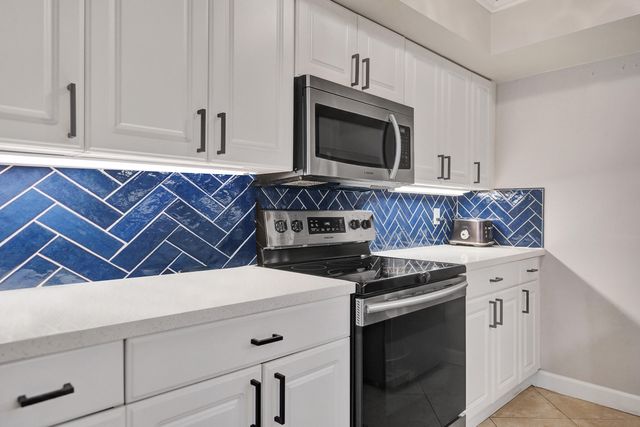 3910 Crystal Lake Drive 101, Deerfield Beach, FL 33064