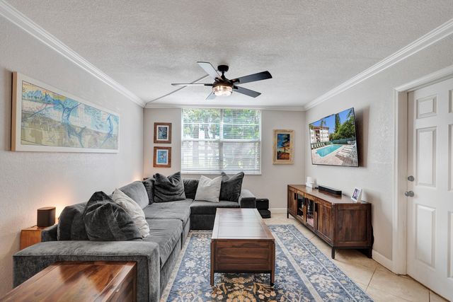 3910 Crystal Lake Drive 101, Deerfield Beach, FL 33064