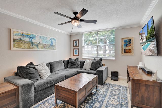 3910 Crystal Lake Drive 101, Deerfield Beach, FL 33064