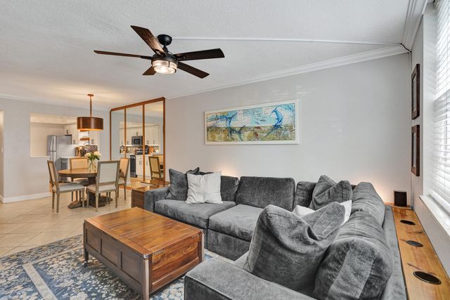 3910 Crystal Lake Drive 101, Deerfield Beach, FL 33064