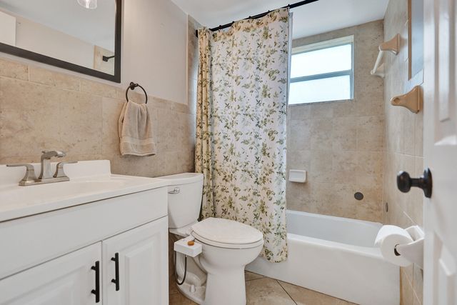 3910 Crystal Lake Drive 101, Deerfield Beach, FL 33064