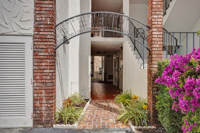 3910 Crystal Lake Drive 101, Deerfield Beach, FL 33064