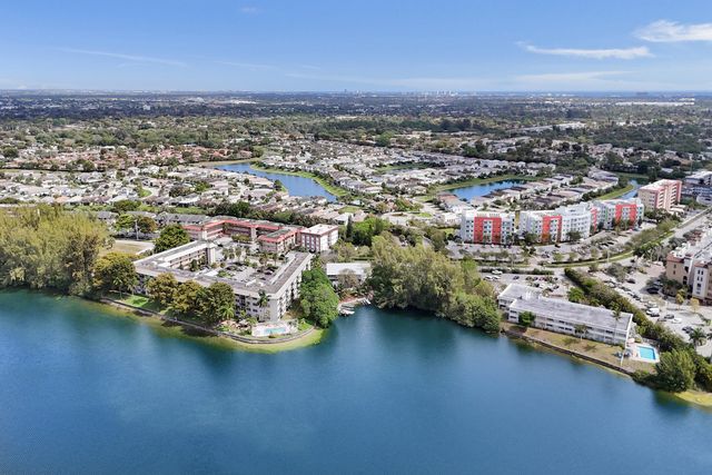 3910 Crystal Lake Drive 101, Deerfield Beach, FL 33064