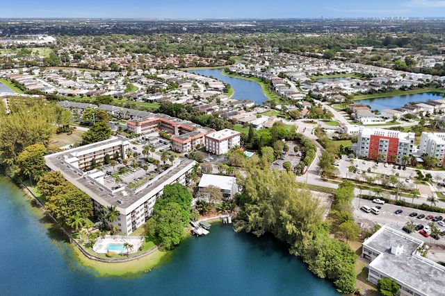 3910 Crystal Lake Drive 101, Deerfield Beach, FL 33064