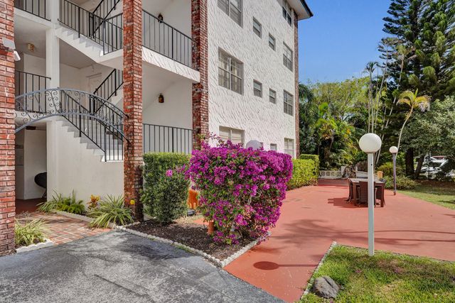 3910 Crystal Lake Drive 101, Deerfield Beach, FL 33064
