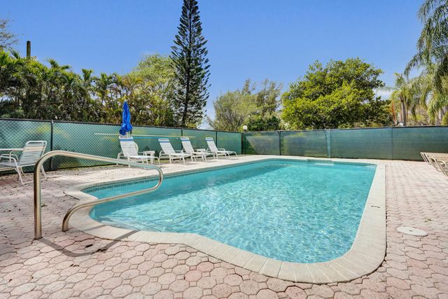 3910 Crystal Lake Drive 101, Deerfield Beach, FL 33064