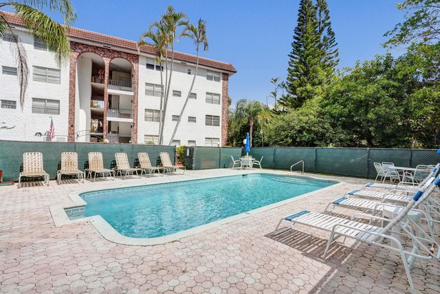 3910 Crystal Lake Drive 101, Deerfield Beach, FL 33064